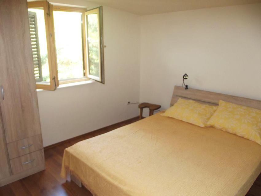 Apartmani Juliska Pirovac Exterior foto