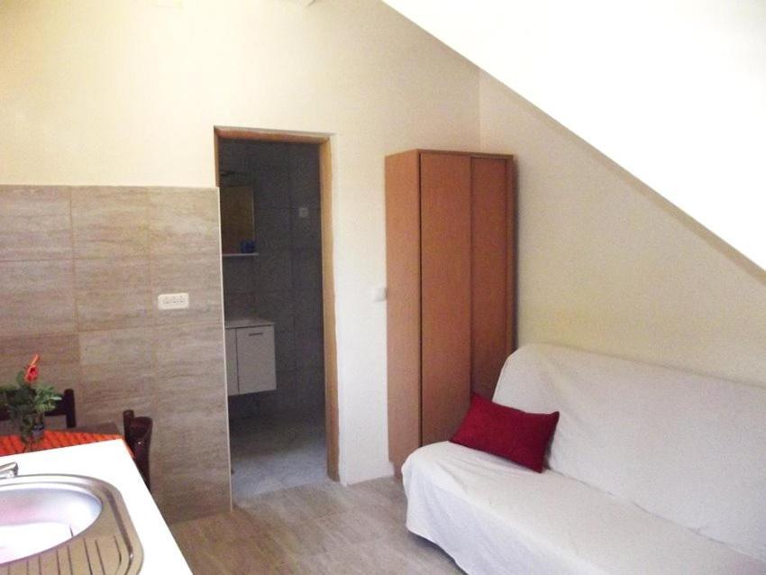 Apartmani Juliska Pirovac Exterior foto