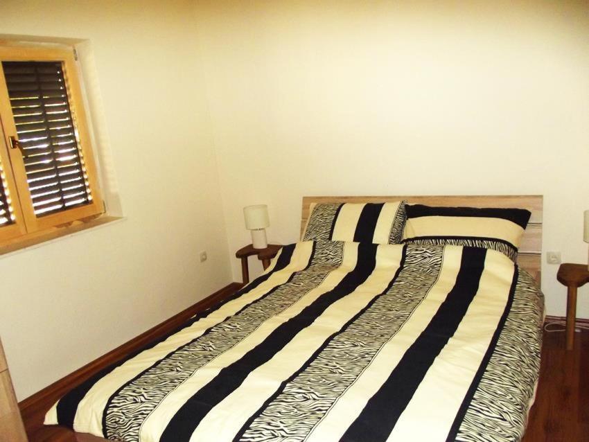 Apartmani Juliska Pirovac Exterior foto